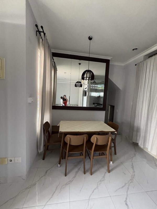 Flash Sale. Rumah rapih terawat Malibu Village, Gading Serpong