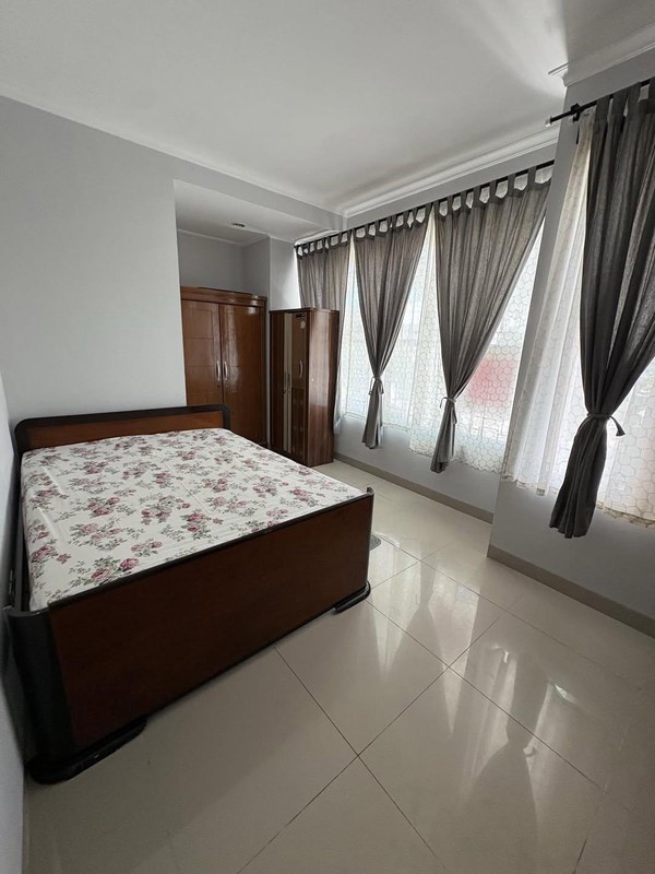 Flash Sale. Rumah rapih terawat Malibu Village, Gading Serpong