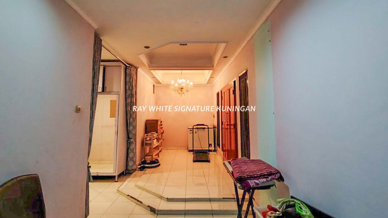 Rumah Lama Terawat Lokasi Strategis di Jalan Jeruk Jagakarsa 