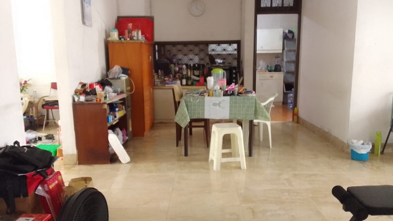 Rumah Cantik, Lingkungan Nyaman Asri, Di Jalan Utama Komplek Kalibata Indah, Dekat Kalibata City.