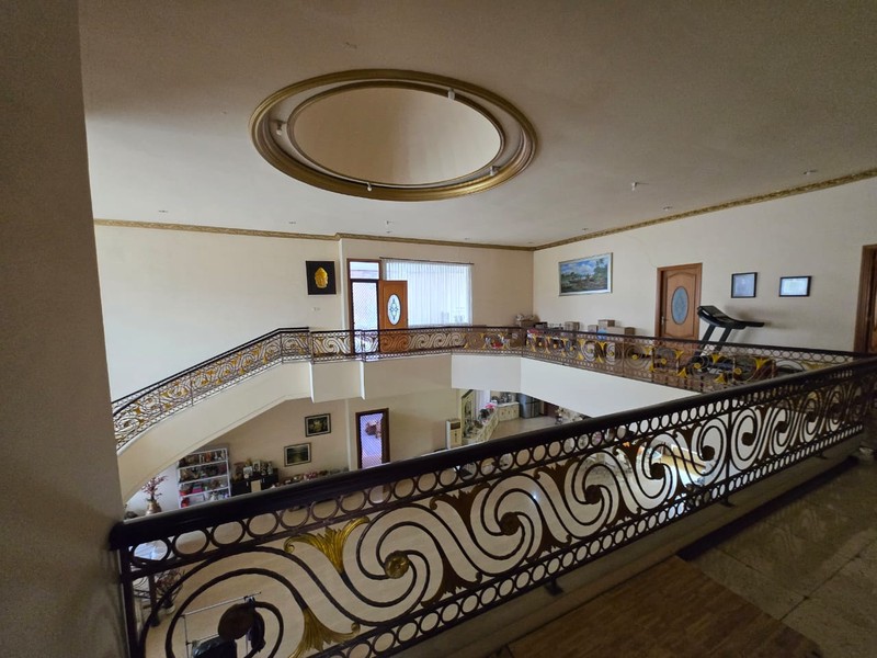 Dijual Rumah Mewah Dharmahusada Indah Barat III Surabaya 