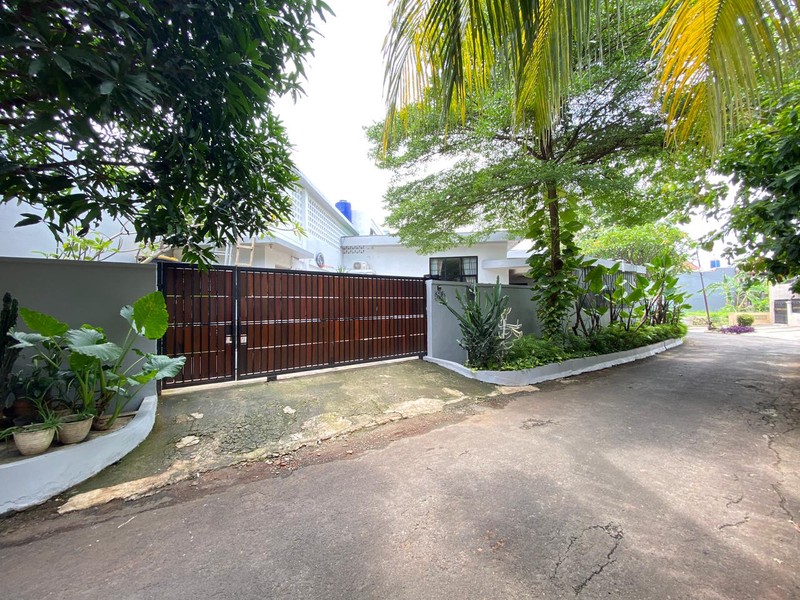 Cinere blok a luas 550 rumah private swimpool kompek depan cinmal