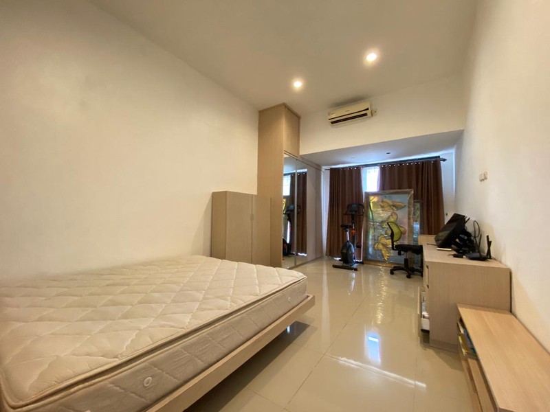 Cinere blok a luas 550 rumah private swimpool kompek depan cinmal