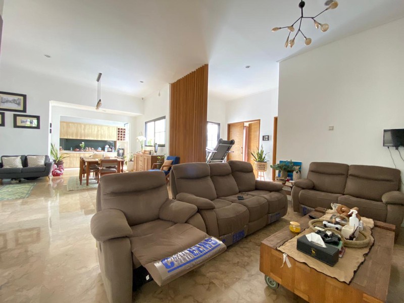 Cinere blok a luas 550 rumah private swimpool kompek depan cinmal