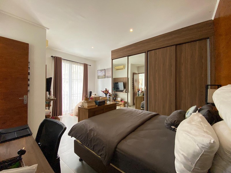 Cinere blok a luas 550 rumah private swimpool kompek depan cinmal