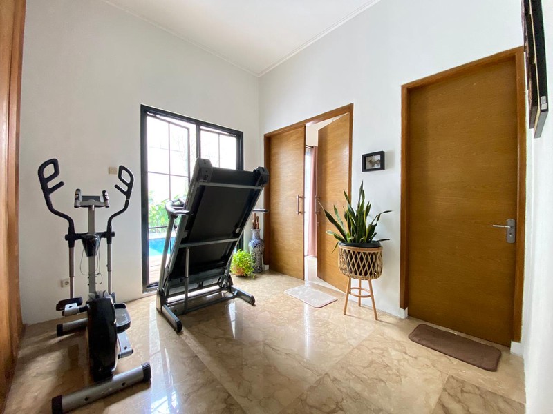 Cinere blok a luas 550 rumah private swimpool kompek depan cinmal