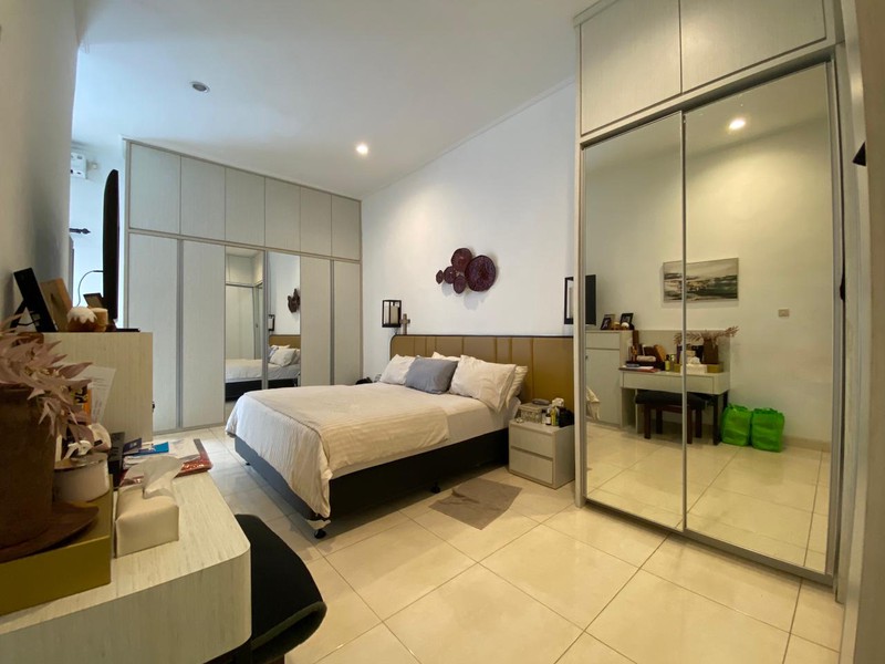 Cinere blok a luas 550 rumah private swimpool kompek depan cinmal