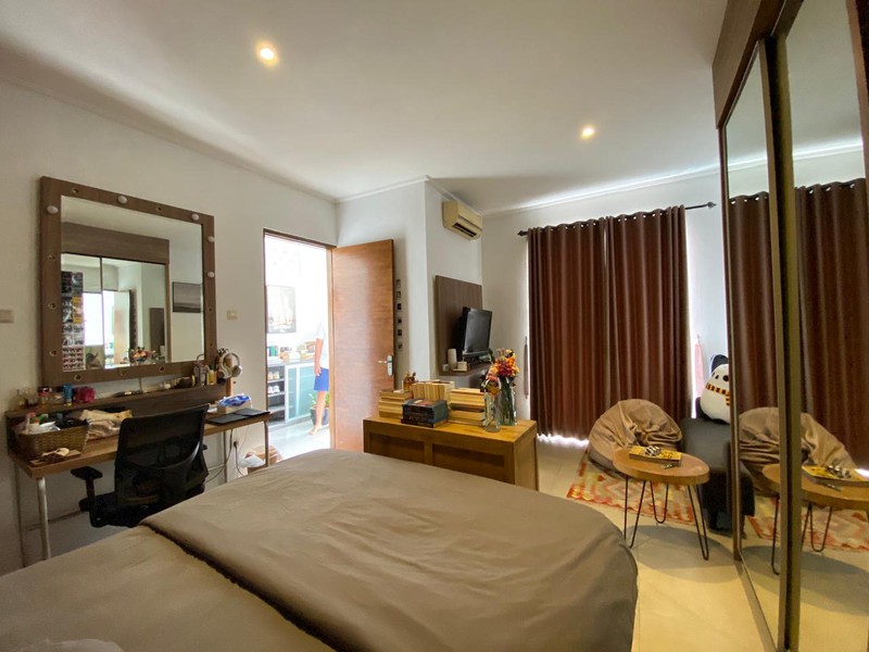 Cinere blok a luas 550 rumah private swimpool kompek depan cinmal