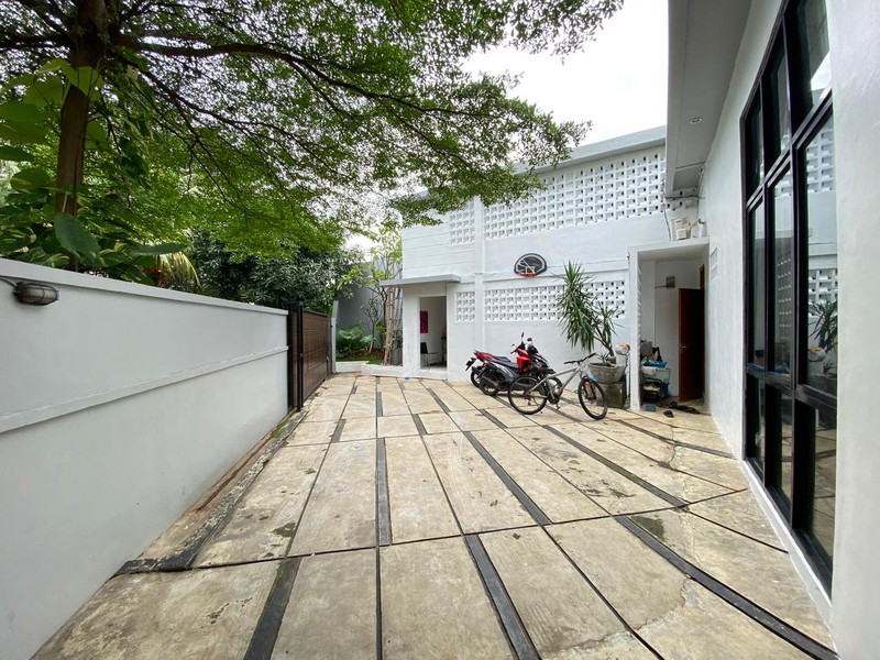 Cinere blok a luas 550 rumah private swimpool kompek depan cinmal