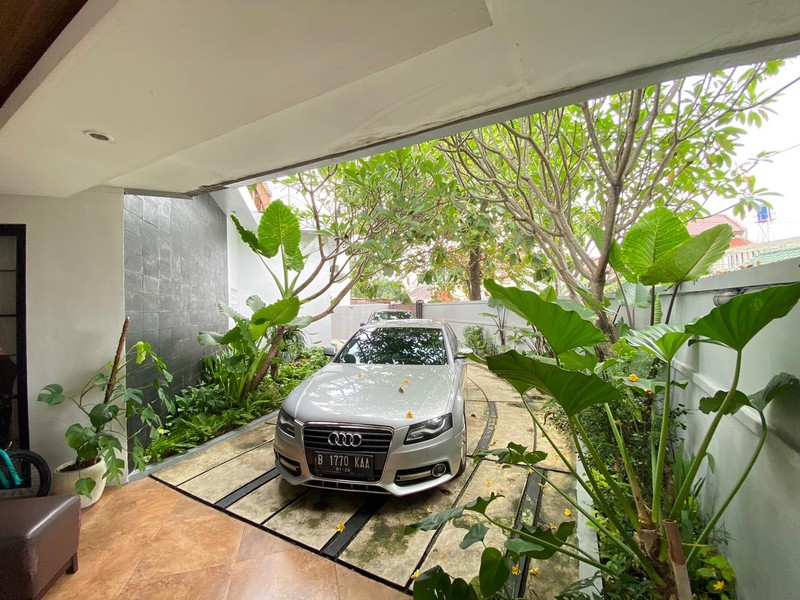 Cinere blok a luas 550 rumah private swimpool kompek depan cinmal