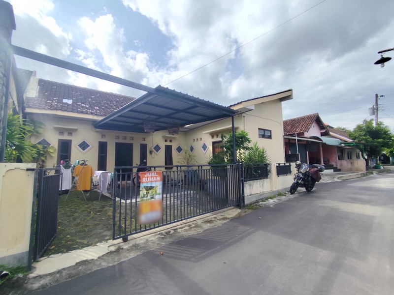Hunian Strategis Siap Huni Dekat Pasar Stan dan Supermarket Pamela & Maguwoharjo, Depok, Sleman 