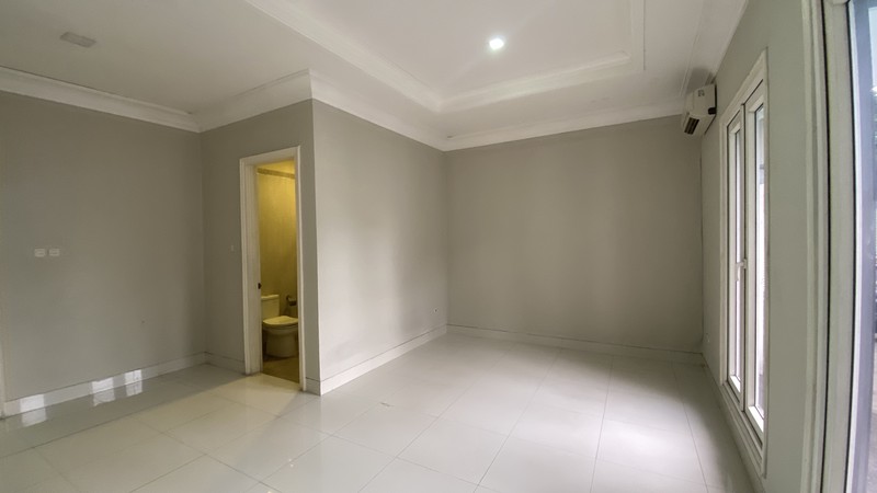 REPOSISI HARGA! RUMAH SIAP HUNI DI BANGKA, JAKARTA SELATAN