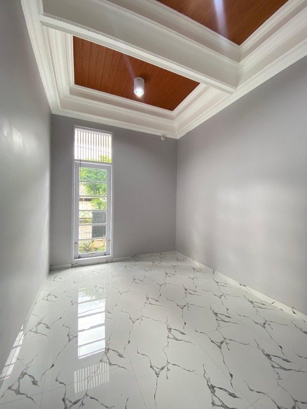 Rumah Brand New Posisi Hoek Dekat Tol Desari