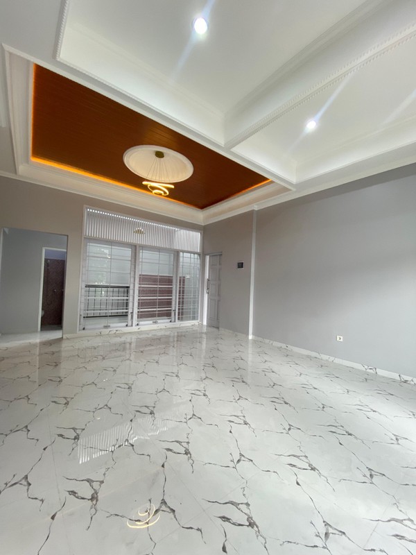 Rumah Brand New Posisi Hoek Dekat Tol Desari