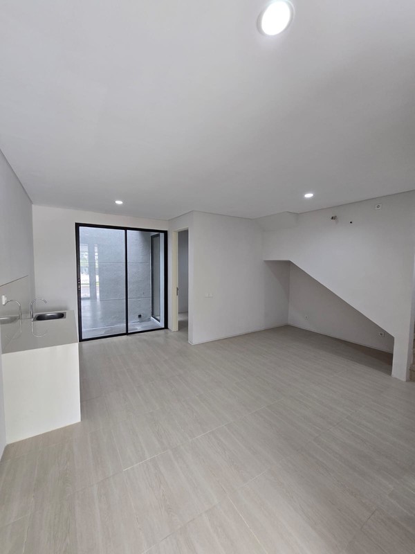 DISEWAKAN Rumah Northwest Citraland Surabaya Barat