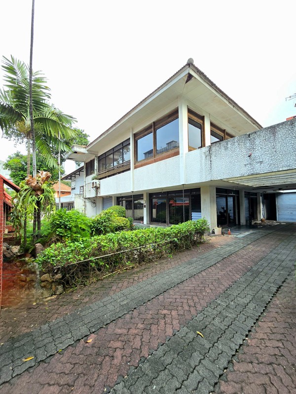 Dijual Rumah Lokasi Strategis di Cikini Jakarta Pusat Cocok Untuk Hunian Maupun Kantor.