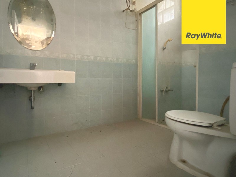 Rumah Depan Taman di Kota Wisata Cibubur