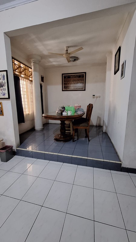 Rumah Siap Huni dengan halaman luas di Cluster Garuda Bintaro, Jakarta Selatan