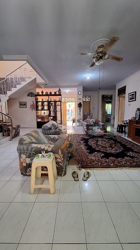 Rumah Siap Huni dengan halaman luas di Cluster Garuda Bintaro, Jakarta Selatan