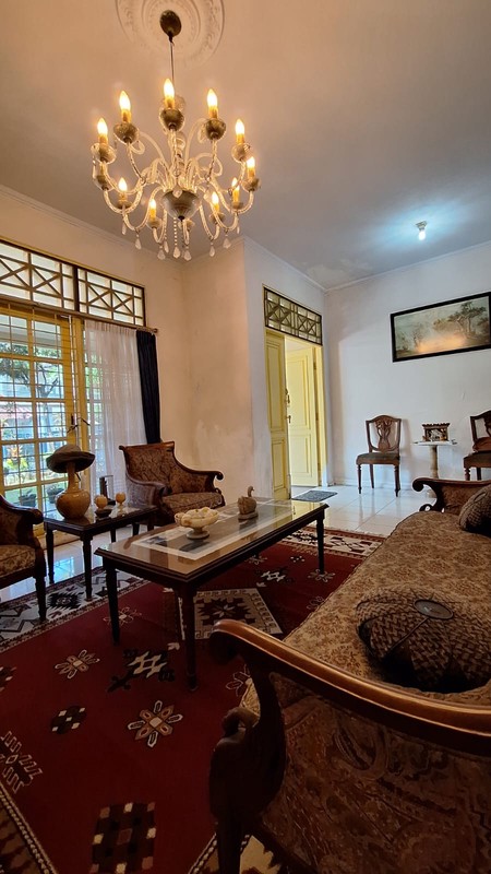 Rumah Siap Huni dengan halaman luas di Cluster Garuda Bintaro, Jakarta Selatan