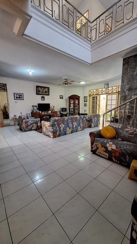 Rumah Siap Huni dengan halaman luas di Cluster Garuda Bintaro, Jakarta Selatan