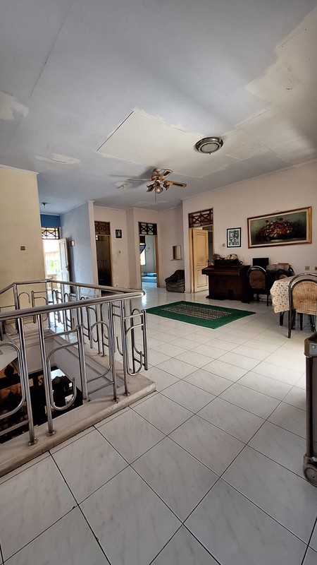 Rumah Siap Huni dengan halaman luas di Cluster Garuda Bintaro, Jakarta Selatan