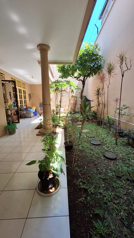 Rumah Siap Huni dengan halaman luas di Cluster Garuda Bintaro, Jakarta Selatan