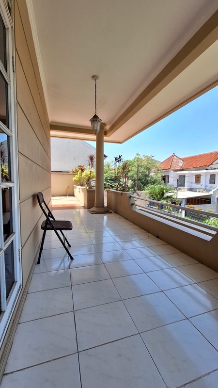 Rumah Siap Huni dengan halaman luas di Cluster Garuda Bintaro, Jakarta Selatan