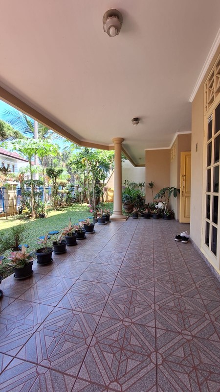 Rumah Siap Huni dengan halaman luas di Cluster Garuda Bintaro, Jakarta Selatan