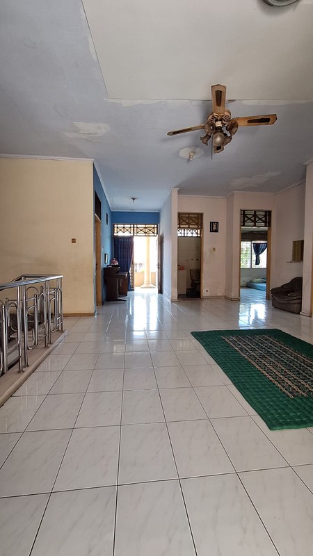 Rumah Siap Huni dengan halaman luas di Cluster Garuda Bintaro, Jakarta Selatan