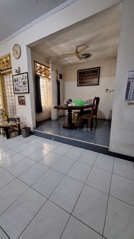 Rumah Siap Huni dengan halaman luas di Cluster Garuda Bintaro, Jakarta Selatan