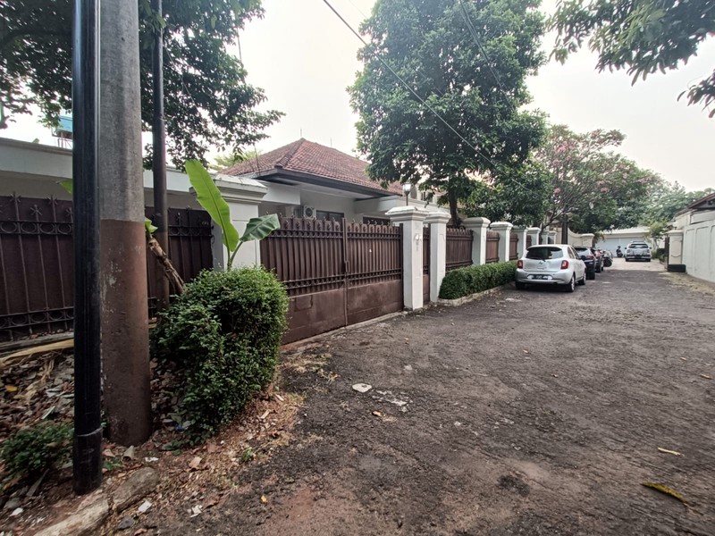 Dijual rumah siap pakai daerah ampera jakarta selatan