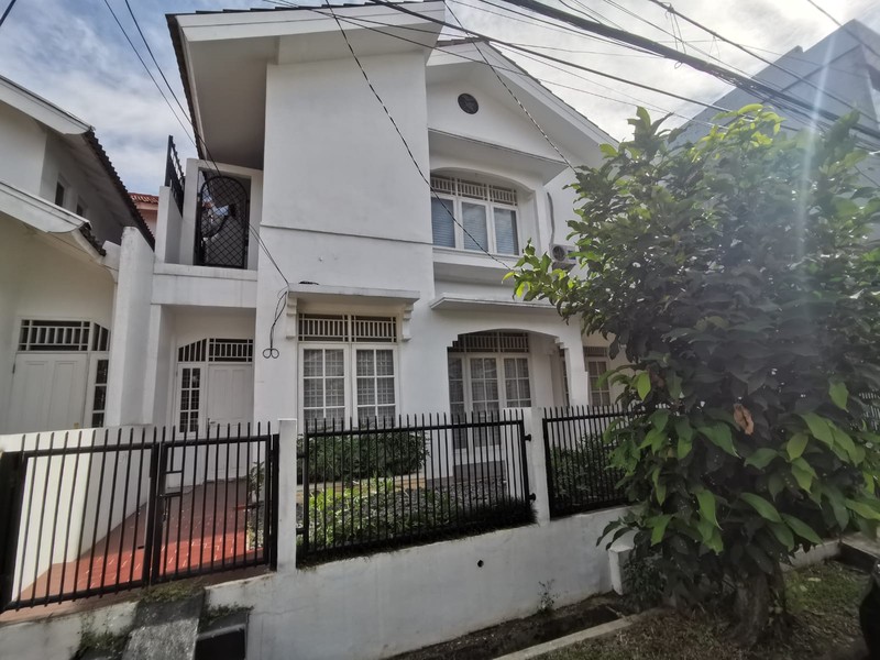 Rumah Rapih, Apik, Nyaman dan Asri di Bintaro