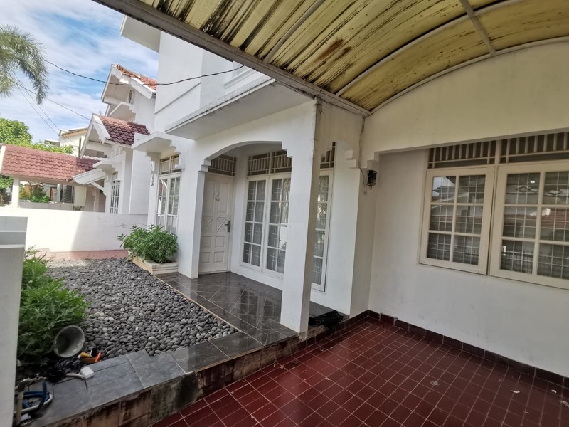 Rumah Rapih, Apik, Nyaman dan Asri di Bintaro