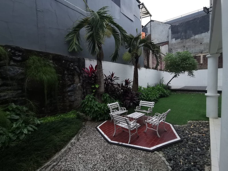 Rumah Rapih, Apik, Nyaman dan Asri di Bintaro