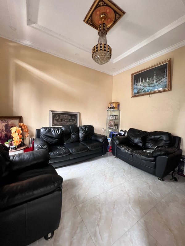 Rumah 2 Lantai Siap Huni dengan Hunian Nyaman dan Asri di Pinang, Tangerang