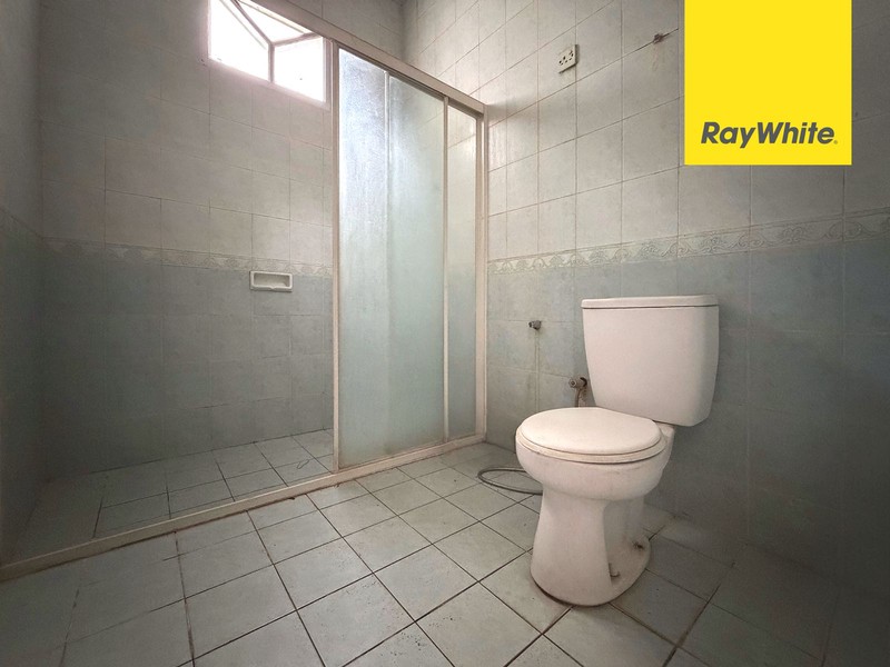 Rumah Besar dengan 4 Kamar Tidur di Kota Wisata Cibubur