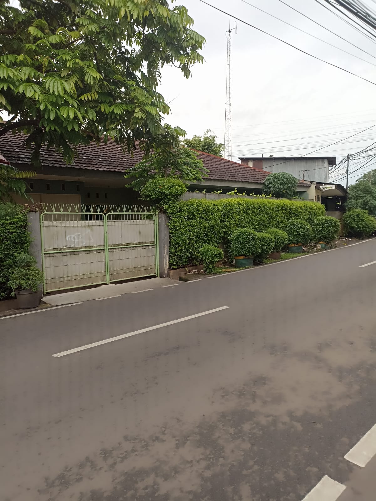 Rumah di kawasan usaha kost Pejompongan Jakarta Pusat