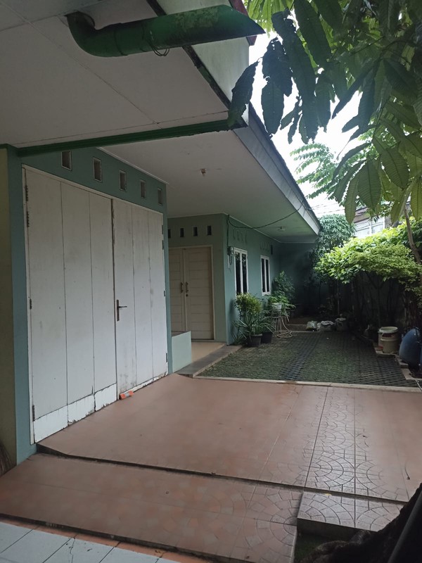 Rumah di kawasan usaha kost Pejompongan Jakarta Pusat
