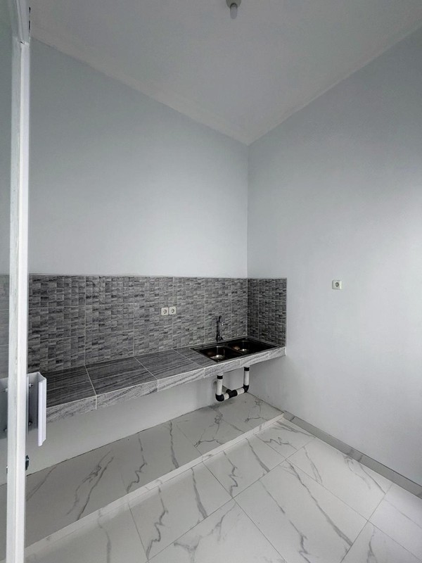 TURUN HARGA! Dijual Rumah Baru Modern Minimalis Bukit Palma Surabaya  