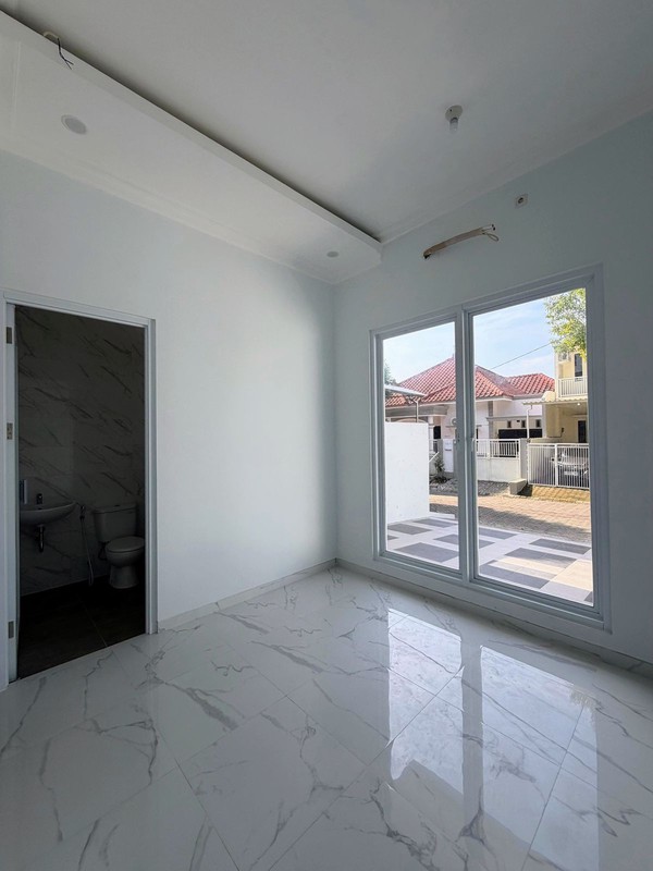 TURUN HARGA! Dijual Rumah Baru Modern Minimalis Bukit Palma Surabaya  