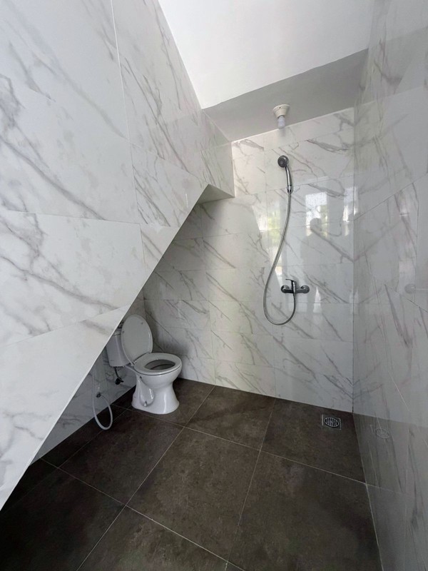 TURUN HARGA! Dijual Rumah Baru Modern Minimalis Bukit Palma Surabaya  