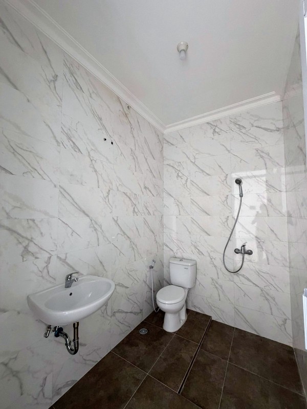 TURUN HARGA! Dijual Rumah Baru Modern Minimalis Bukit Palma Surabaya  