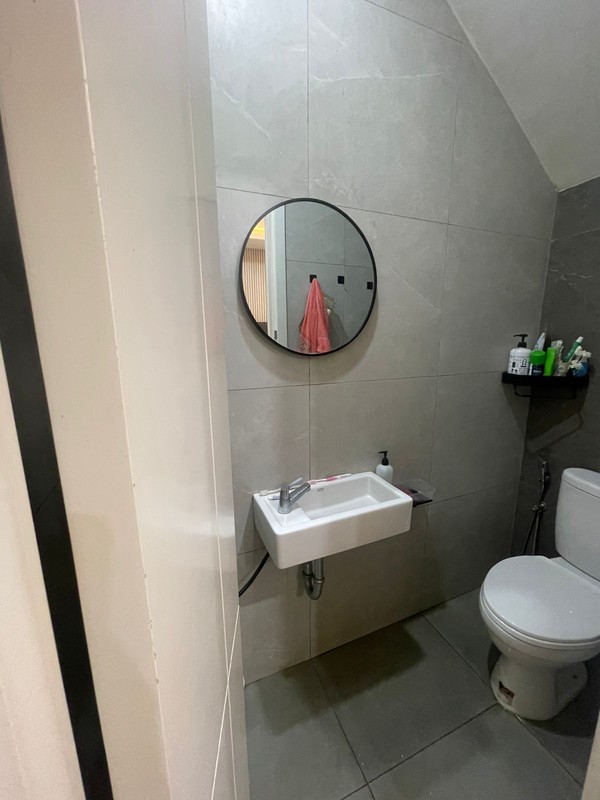 RUMAH SIAP HUNI AKSES 2 MOBIL DI GRAHA RAYA, TANGERANG SELKATAN