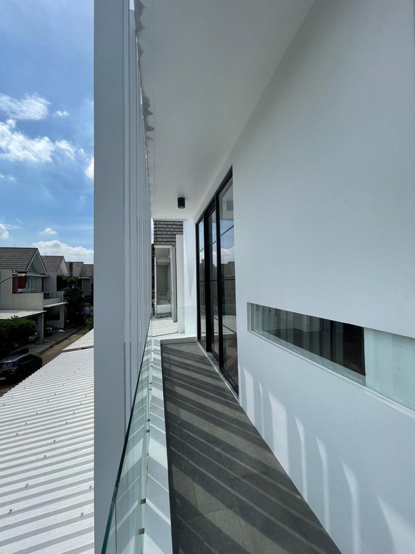 Rumah 2 Lantai Siap Huni dengan Lokasi Premium di daerah Bintaro Sektor 9