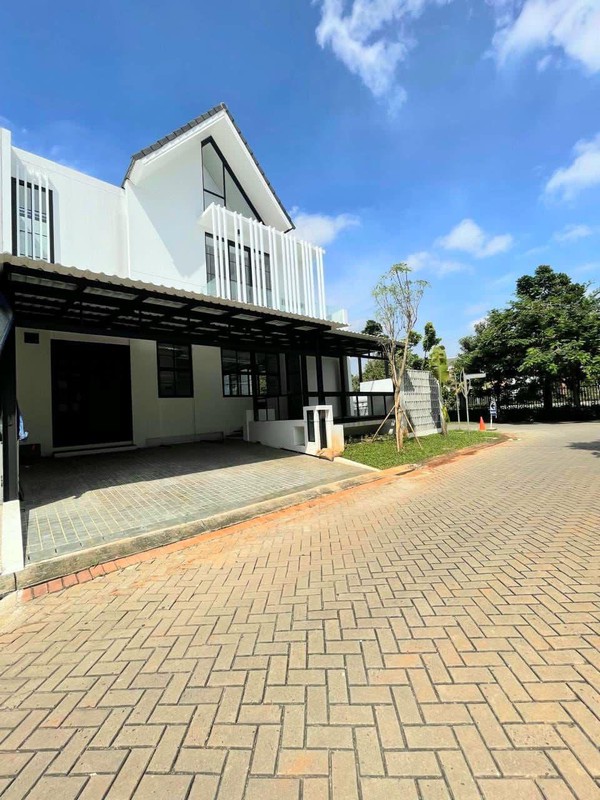 Rumah 2 Lantai Siap Huni dengan Lokasi Premium di daerah Bintaro Sektor 9