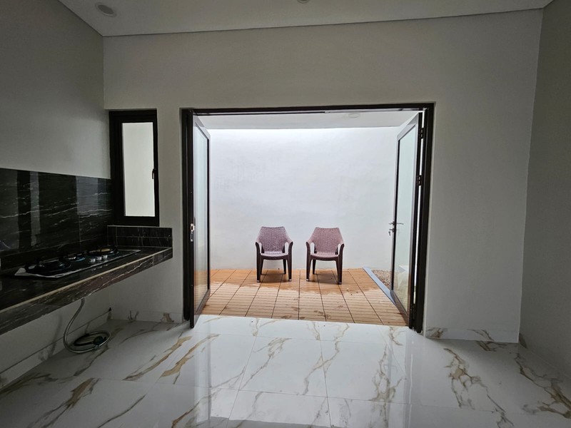 Rumah baru di Hoek kondisi siap huni di Cluster Champaca Residence, Rempoa