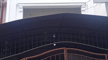 Rumah Pasar Baru Lokasi Bagus Jarang Ada