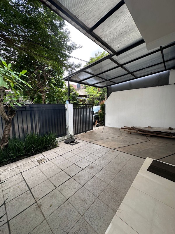 Rumah Rapih, Terawat, Lingkungan aman dan nyaman di Bintaro