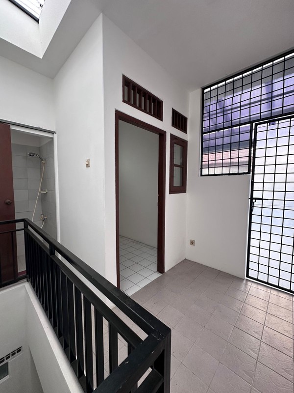 Rumah Rapih, Terawat, Lingkungan aman dan nyaman di Bintaro